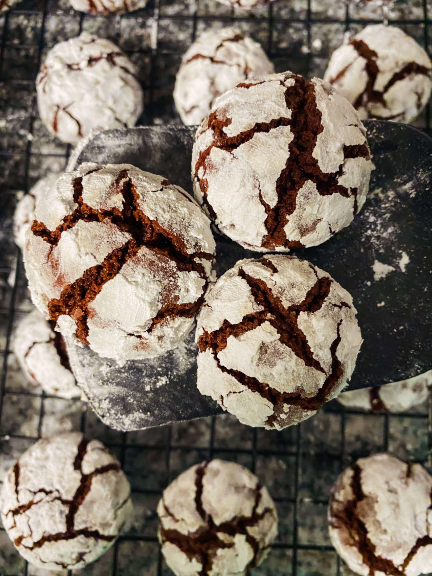 CHOCOLATE CRINKLE COOKIES